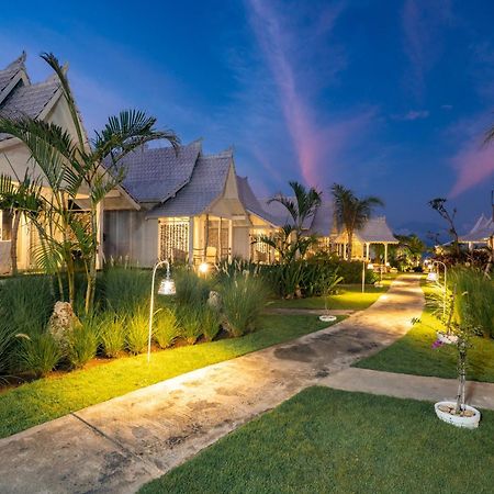 Paus Putih Hotel Lembongan Exterior foto
