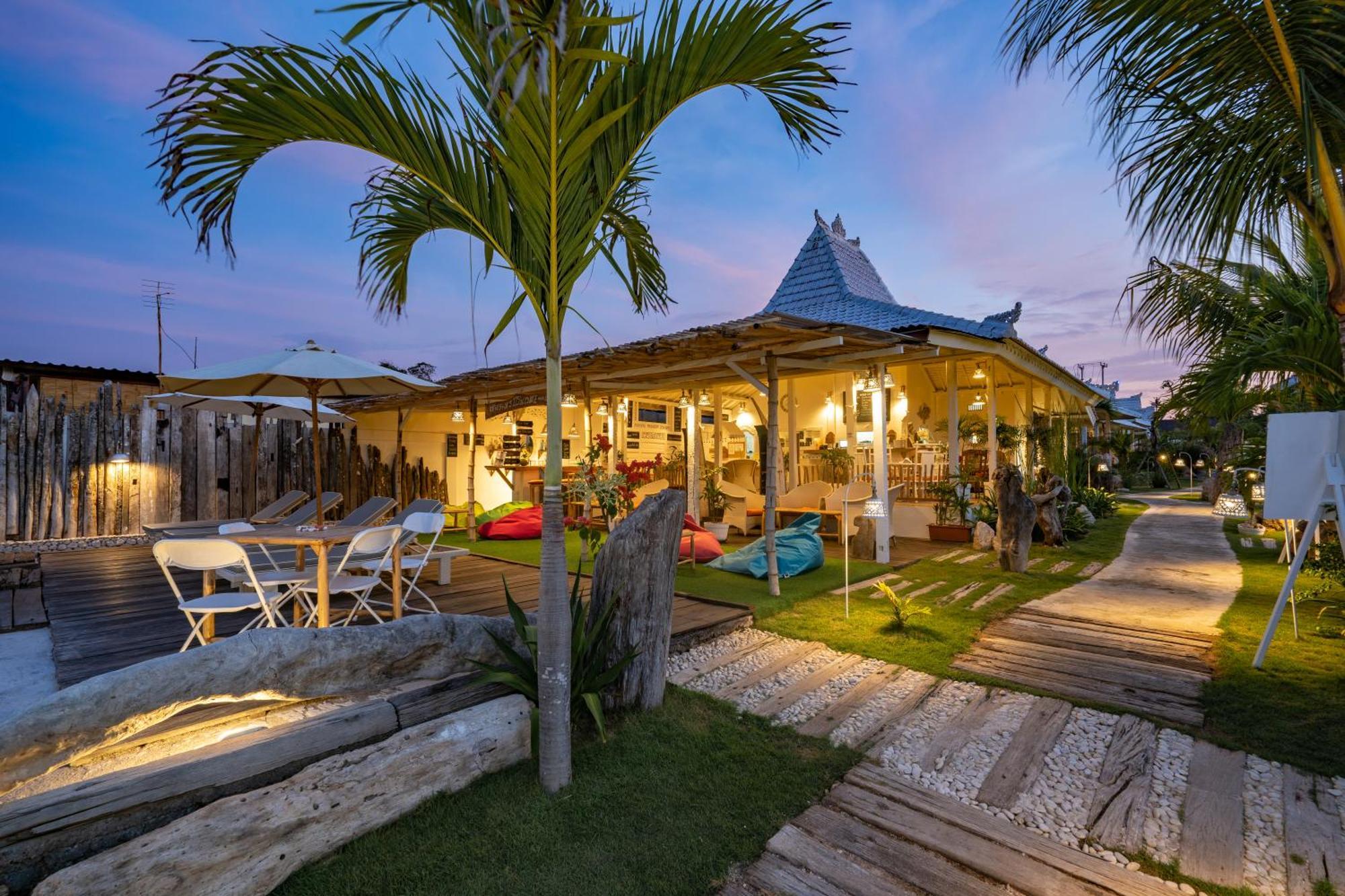 Paus Putih Hotel Lembongan Exterior foto